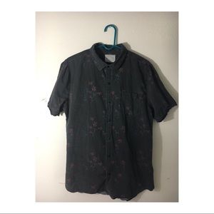 L rose short sleeve shirt